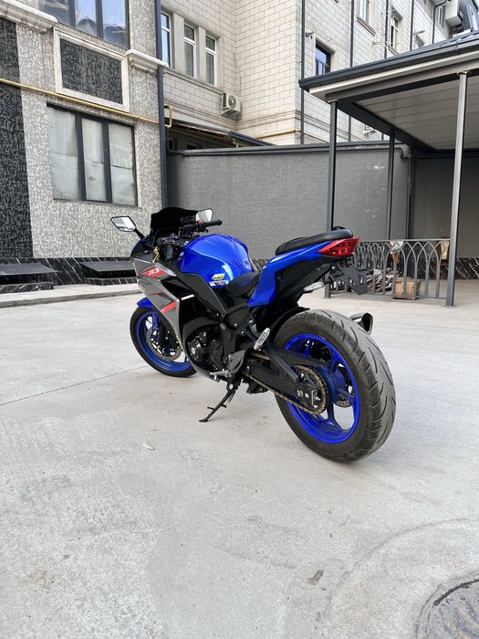 Мотоцикл 400 куб