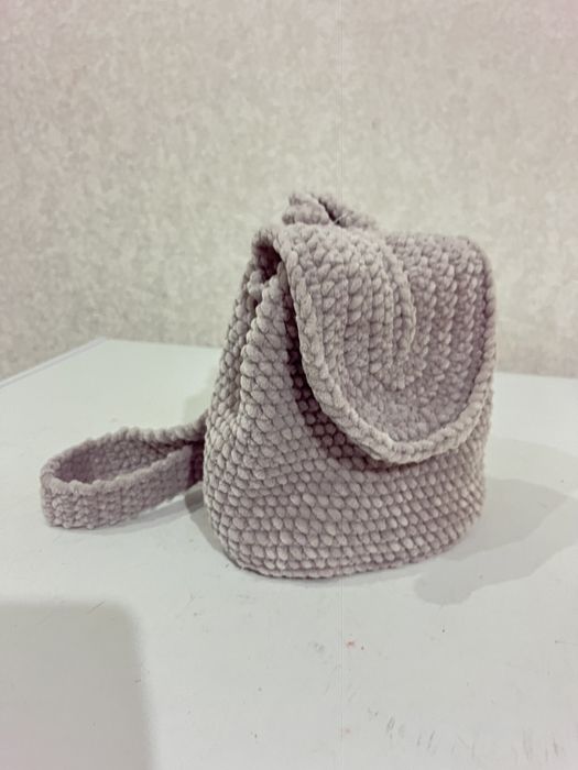 Вязанные игрушки и рюкзаки