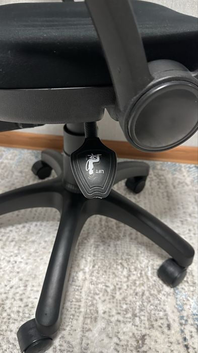 Компьютерное кресло