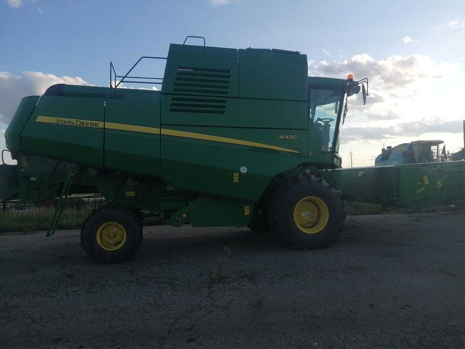 Комбайн John Deere W430