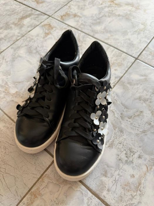 Продам обувь женскую