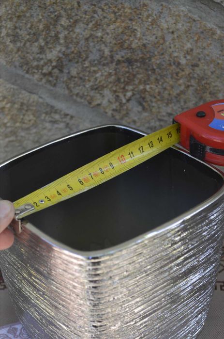 Кашпа керамична сребърен завършек