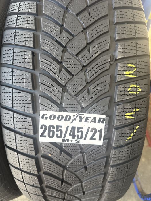 265/45/21 Goodyar