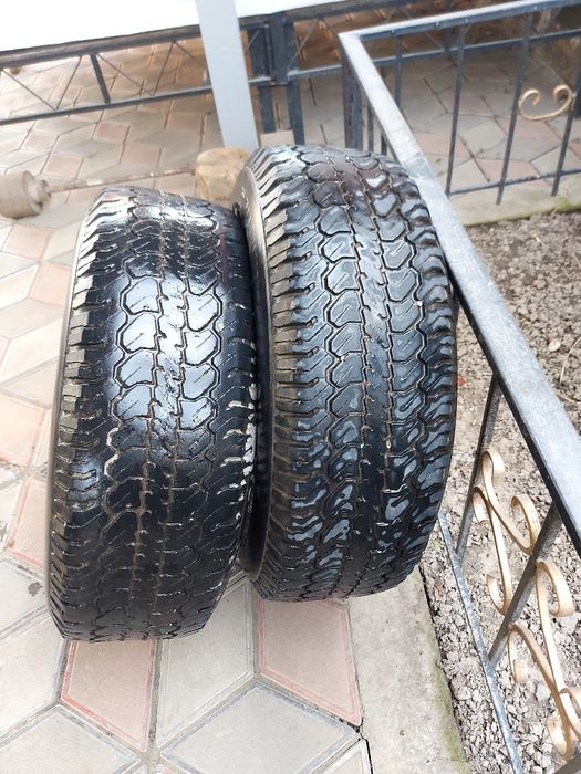 Автошины 235/75/15. Мишлен. 2 шт