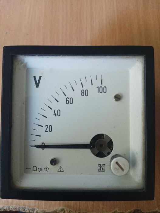 Вольтметр постоянного тока до 100 вольт.