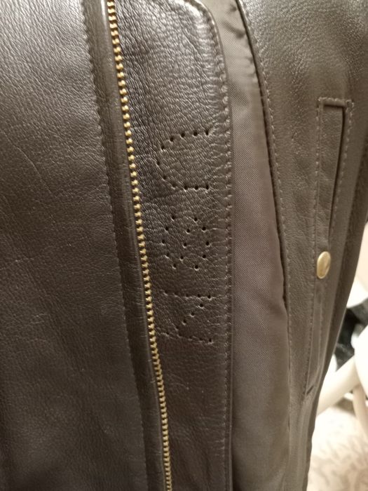 Продаётся. Мужская кожанная куртка.