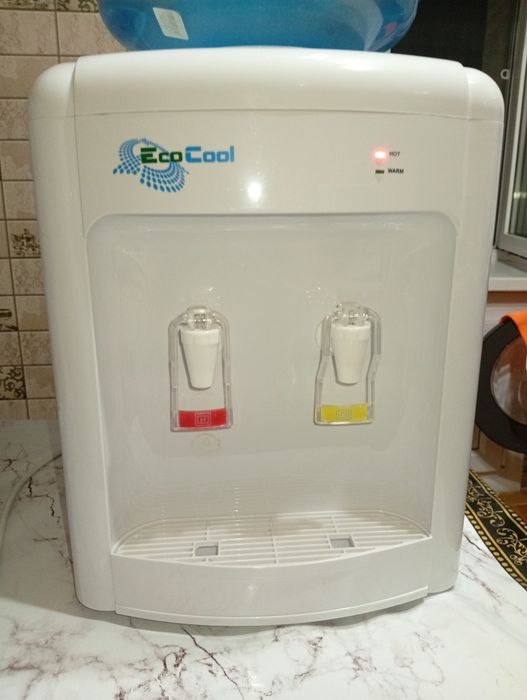 Настольный кулер (диспенсер) для воды марки "EcoCool"
