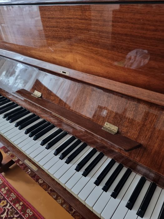 Продаётся пианино PETROF (Чехия)