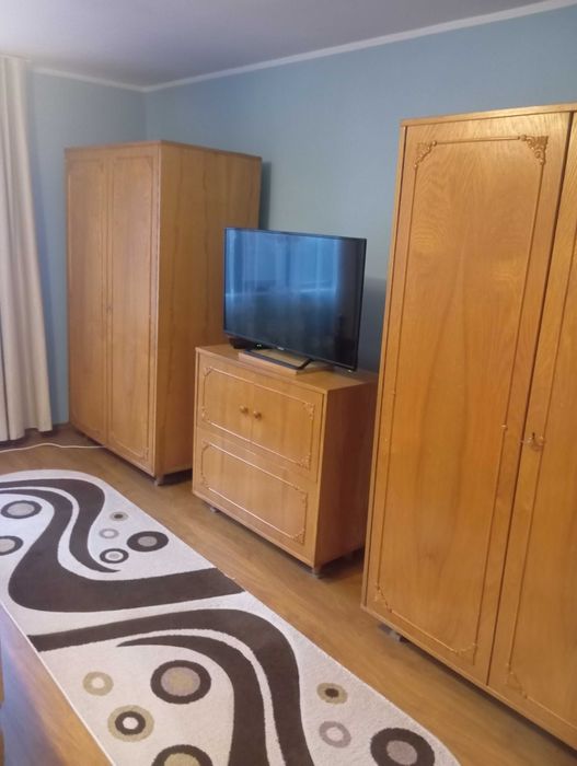 Vând mobila bucătărie și dormitor second.