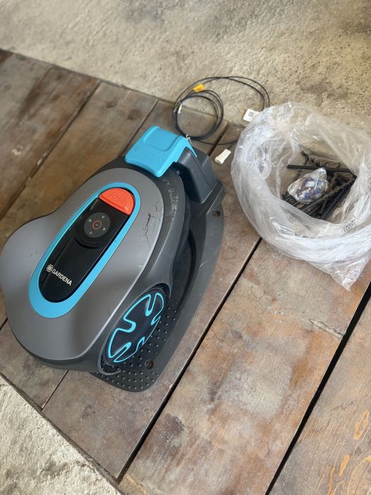 Robot de tuns iarba Gardena