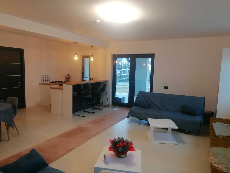 Inchiriez casa/vila campus universitar Moara