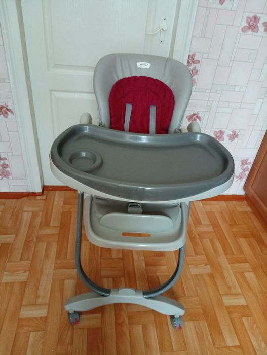 Детский стульчик для кормления