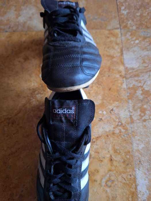 Vând ghete fotbal Adidas  40