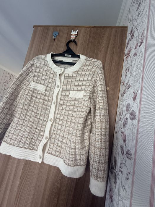 Продаю б/у теплую женскую кофту