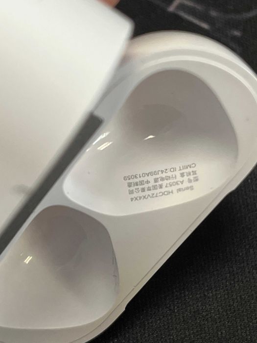 AirPods 4 Apple ANC Noice Cancelling Garantie 11.2026