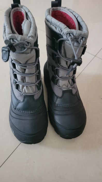 Vând ghete North Face