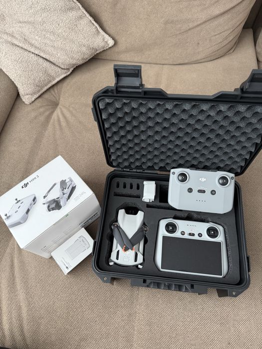 DJI MINI 3 дрон с два контролера