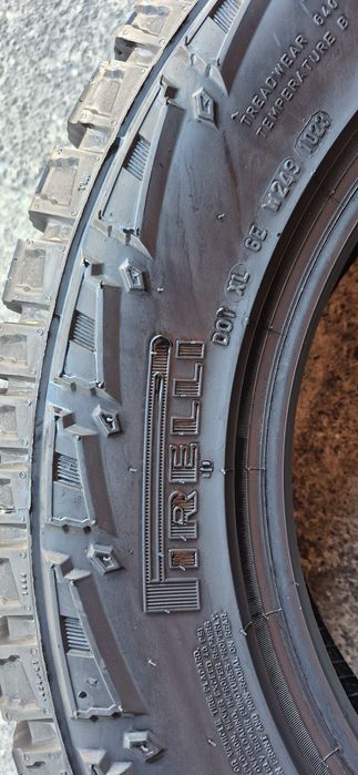 4 anvelope iarna ca noi Pirelli 225/65/17.Pretul este pe bucata.