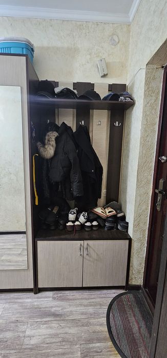 Продам прихожую.