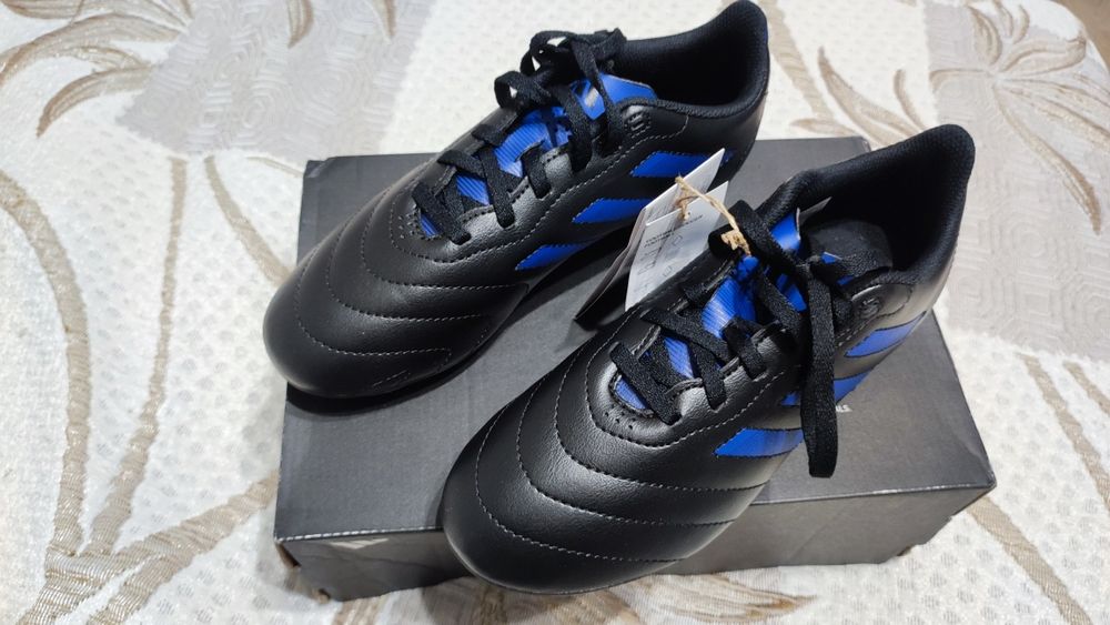 Детски бутонки adidas