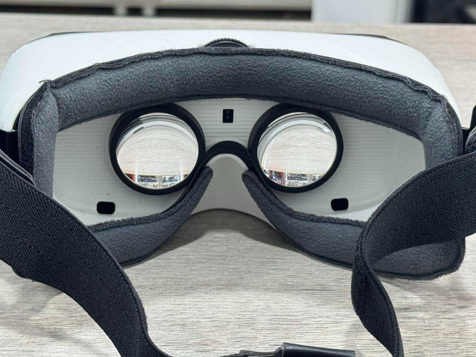 Samsung Gear VR by Oculus