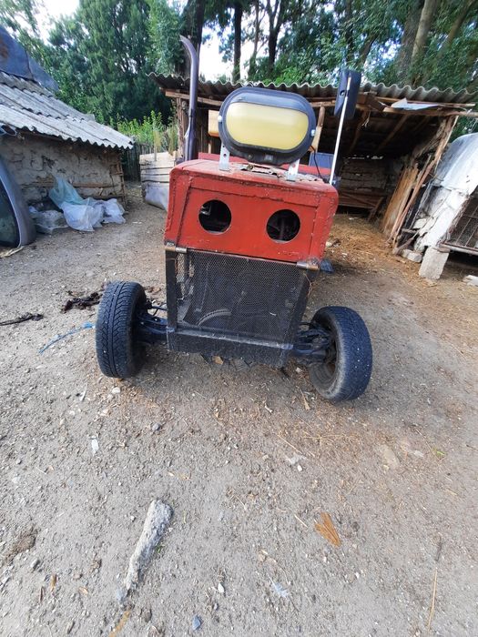 Vând Tractoraș motor 2.2