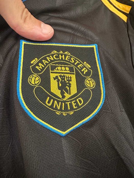 Оригинална adidas Manchester United тениска 2025/26