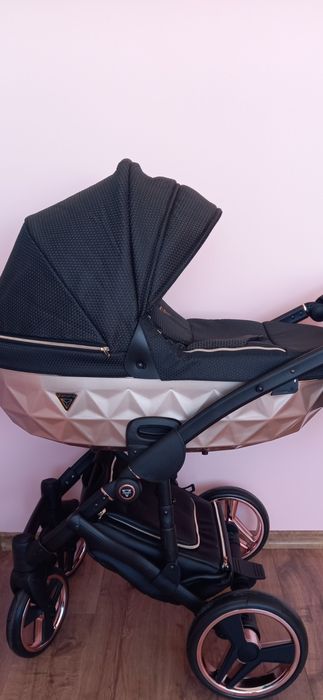 Бебешка количка Junama Diamond 2в1