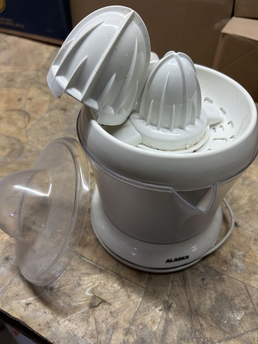 Кафемашина за филтър кафе, фреш машина и кана за топлене на вода