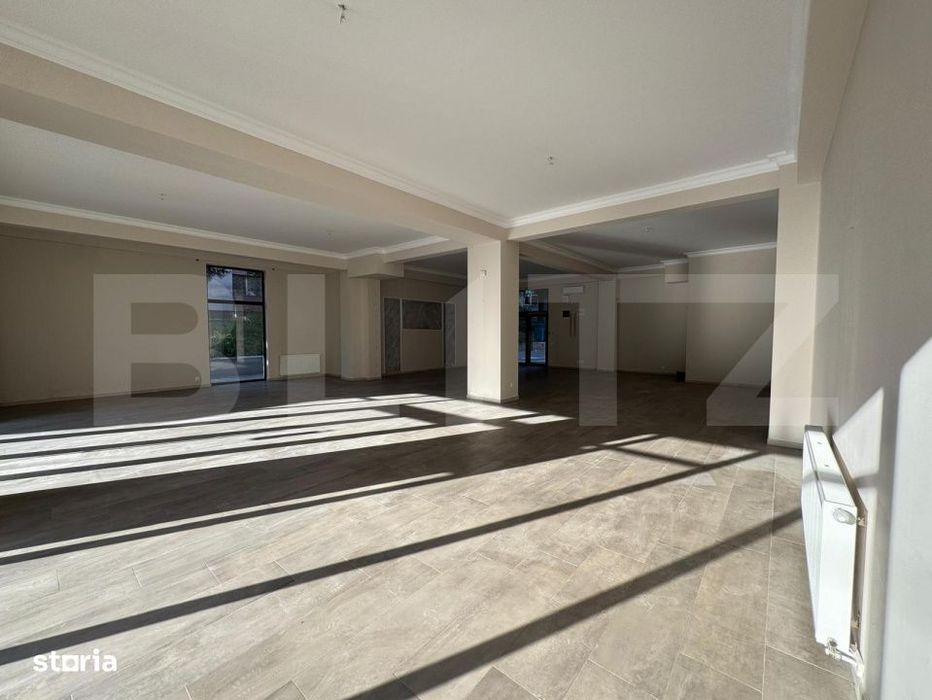 Spatiu comercial central, 161 mp, open space, 2 locuri de parcare