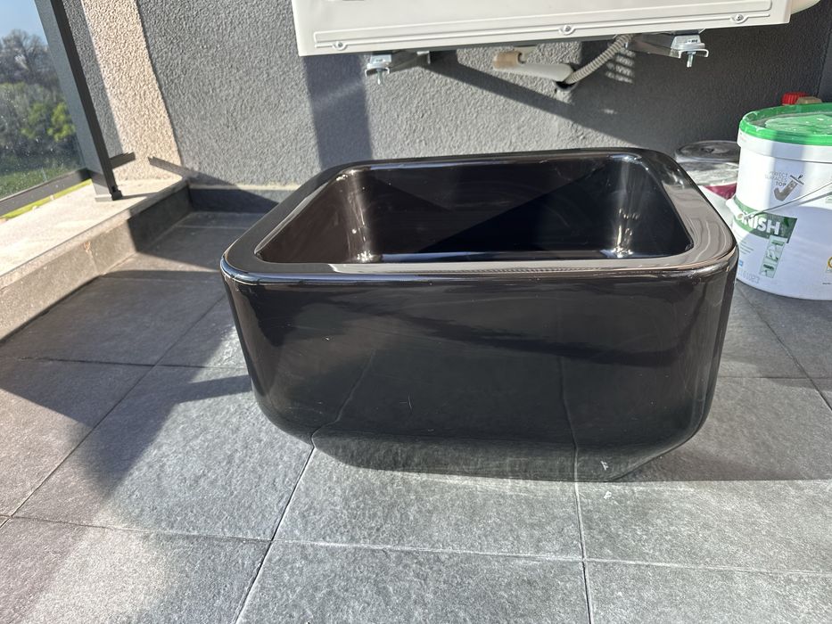 Мивка купа черна