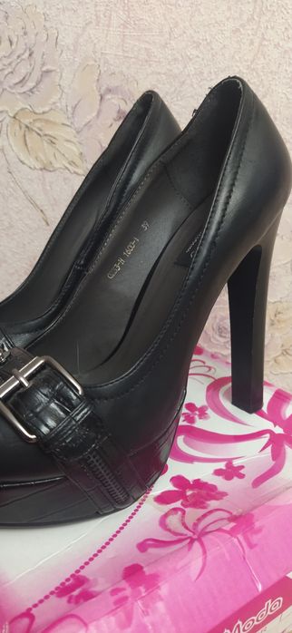 Продам туфли 39 размер