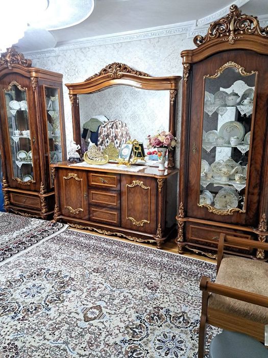 Zamonaviy klassik mebel sotiladi