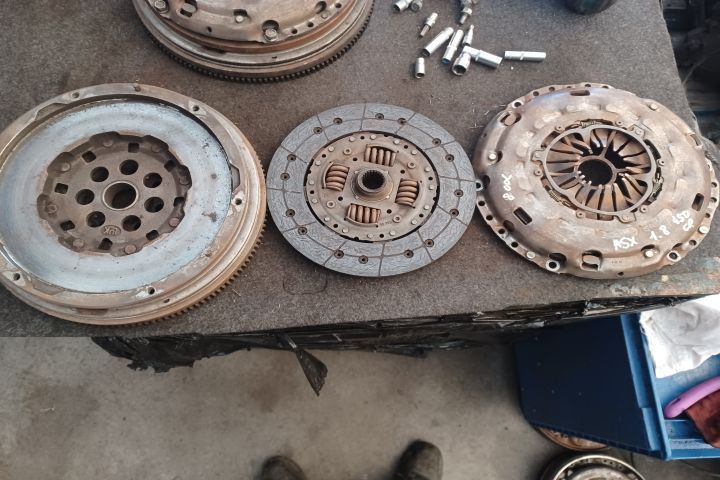 Kit ambreiaj 1.8 150CP Mitsubishi ASX 1 [2010 - 2012] Crossover 1.8 D