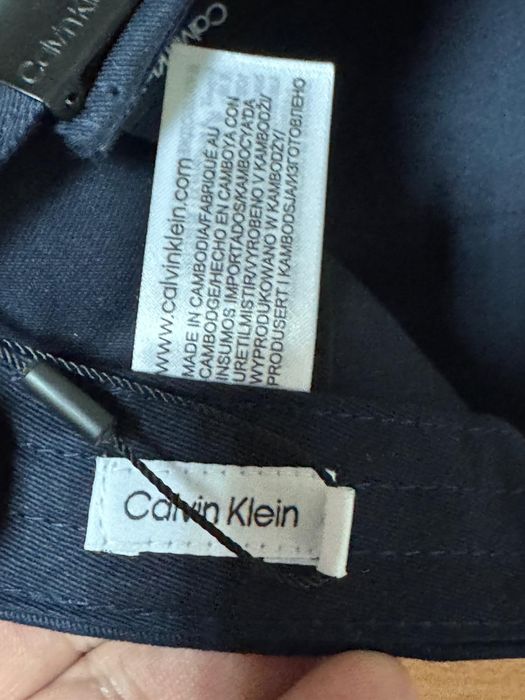 Vind Șapcă Calvin Klein