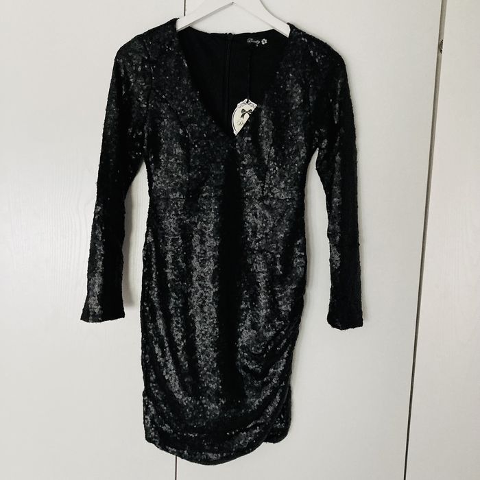 Елегантна коктейла черна рокля с пайети, дълъг ръкав, S