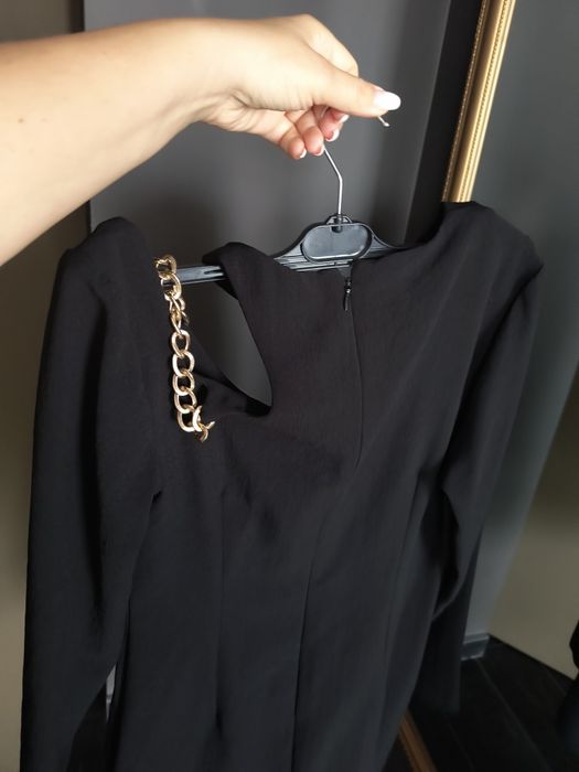 Rochie Zara cu detaliu pe umăr