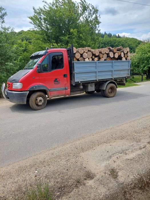 Vindem lemn de foc transport la destinație