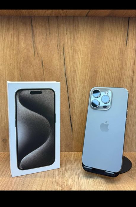 Продаю Apple Watch и iPhone 15 Pro 256 ГБ Titanium.