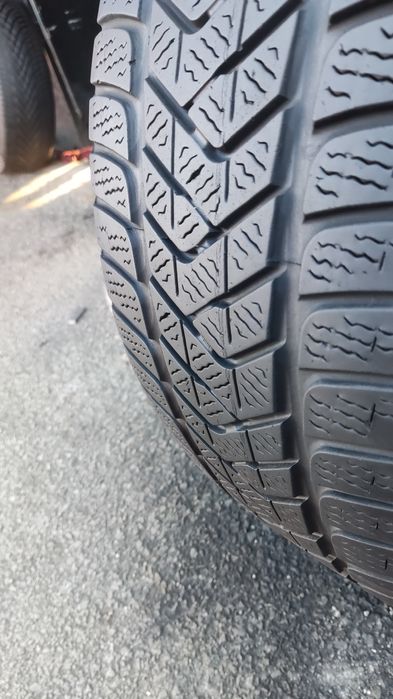 1бр. зимна гума 225/45/17 Pirelli Sotto Zero 3 
dot22
6mm
Добро състоя
