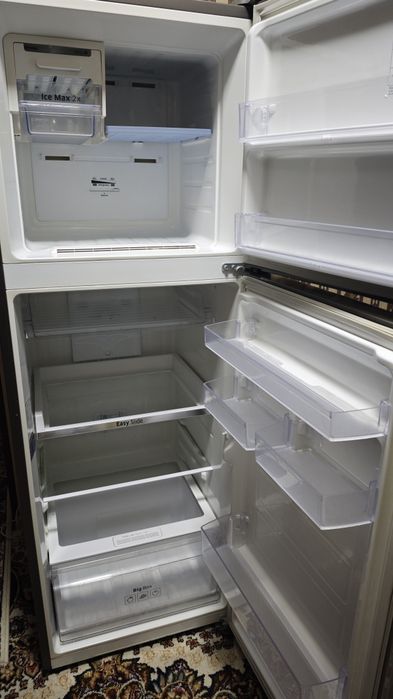 Продаю холодильник Samsung (воздушное охлаждение )инвертор экономичный
