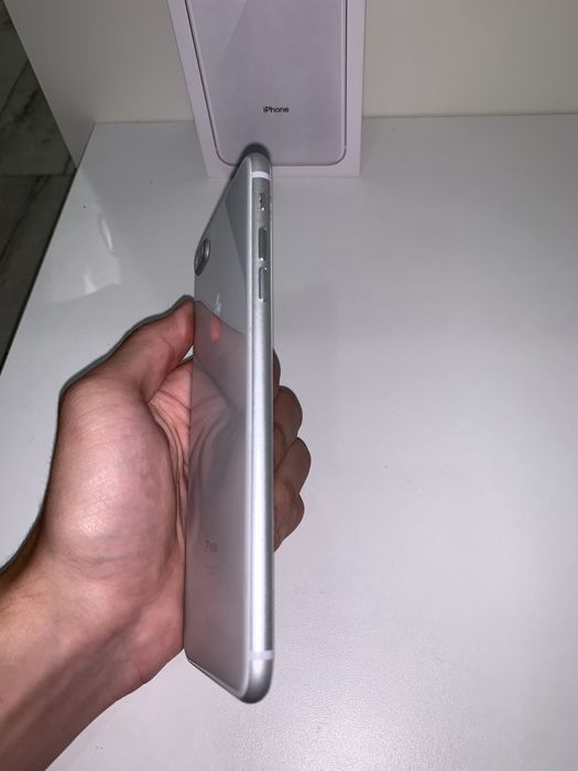 Продам Iphone 8 plus 64gb 68%
