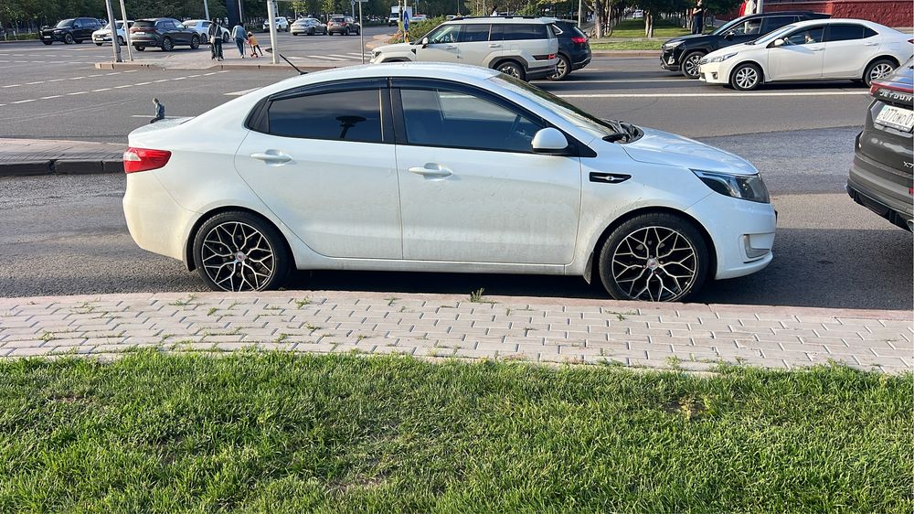 Диски с резиной сояли на Rio