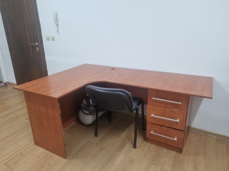 Стол и стул бесплатно