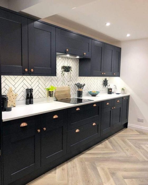 Столешницы из искусственный камень 
мебель на заказ бель
Кухонная мебе