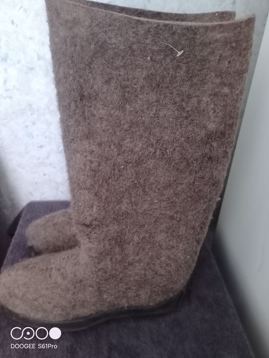Продам валенки с резиновой подошвой