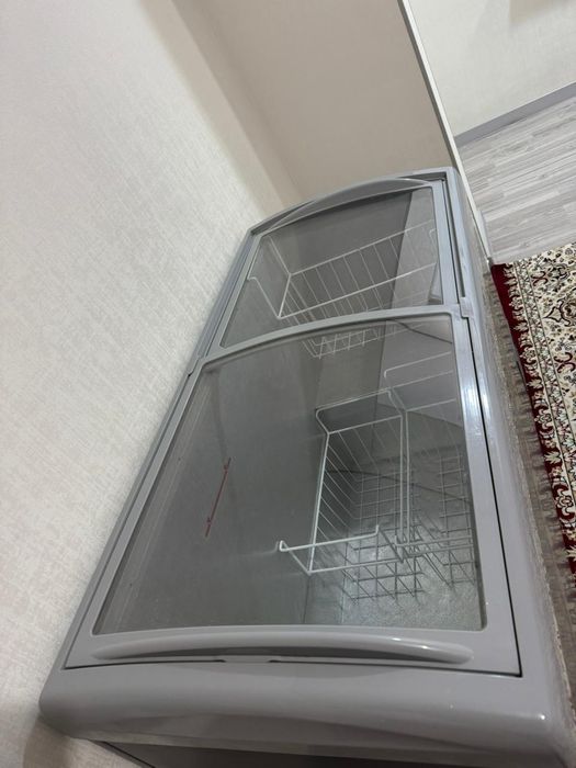 Морозильник двух дверный