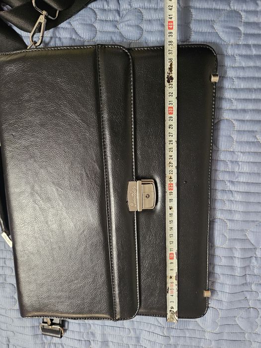 Портфель черный новый