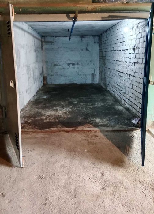 Продаётся удобный и сухой гараж в отличном месте