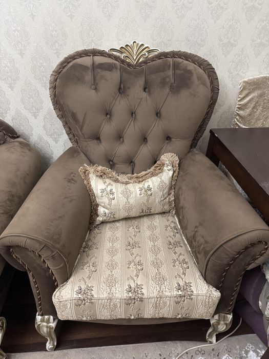 Диван и кресла комплект